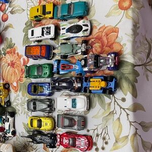 Vibrant Die-Cast Toy Car Collection